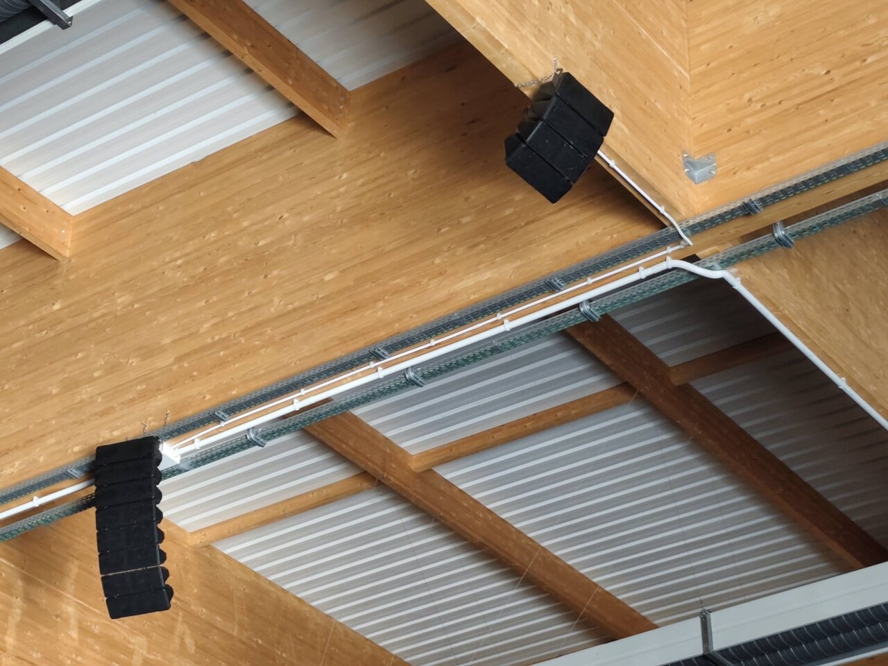 Vista del nuevo sistema de sonido en el Pabellón Municipal de Palencia