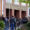 Grupo de opositores frente a la Facultad de Ciencias Económicas y Empresariales en Palencia