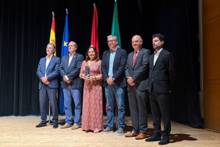 Entrega del premio Escoba de Plata al Ayuntamiento de Palencia