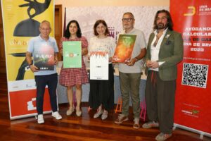 Presentación del concurso de Patatas Bravas en Palencia con participantes y carteles