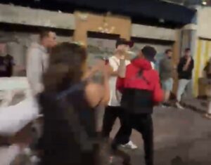 Pelea en la discoteca Quasar de Palencia con varios jóvenes involucrados