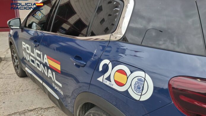 Vehículo de la Policía Nacional en la calle tras una pelea
