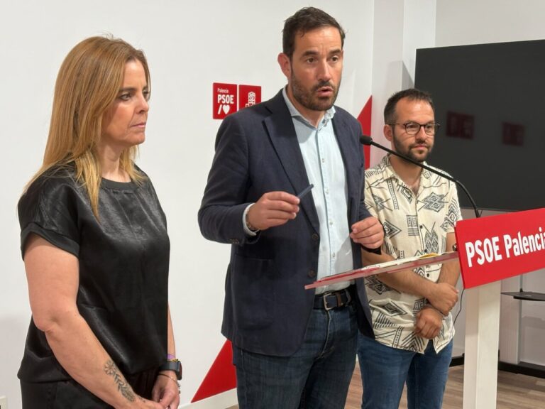 Reunión de procuradores socialistas en Palencia sobre incendios