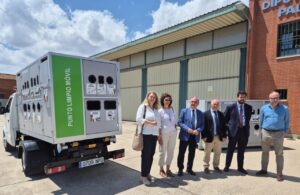 Entrega de puntos limpios móviles en la Diputación de Palencia