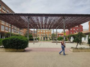 Pérgola en la plaza de los Juzgados en Palencia