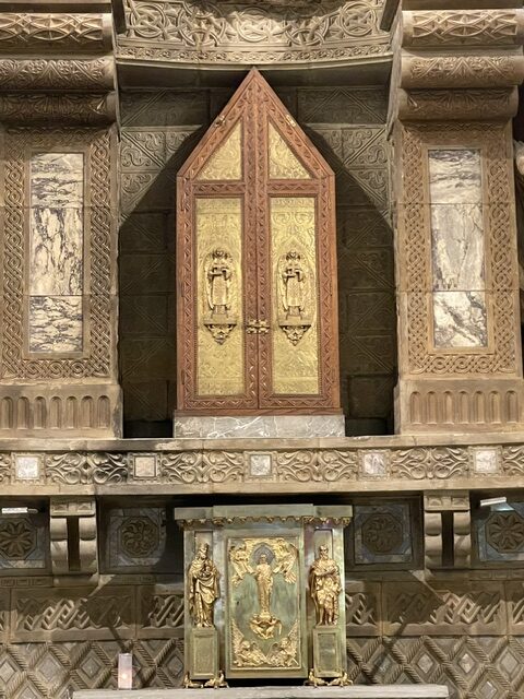 Retablo del altar mayor en el monasterio de San Isidro de Dueñas