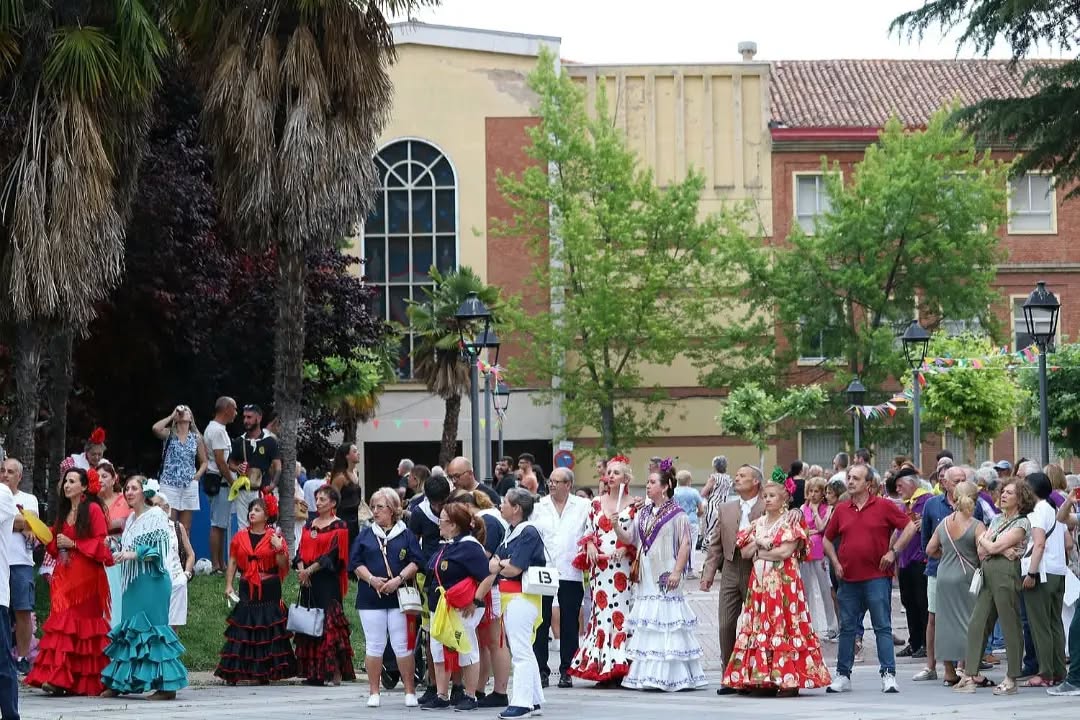 Gente celebrando las fiestas de San Juanillo en Palencia