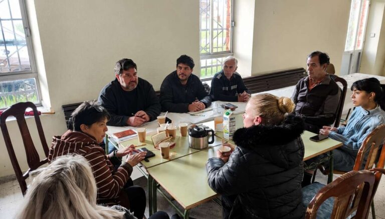 Reunión de miembros de Izquierda Unida en San Pedro de Cansoles