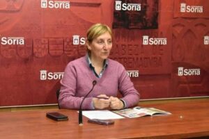 Yolanda Santos durante su renuncia como concejala en Soria