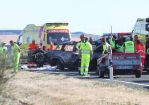 Accidente de tráfico en la A-67 con servicios de emergencia presentes