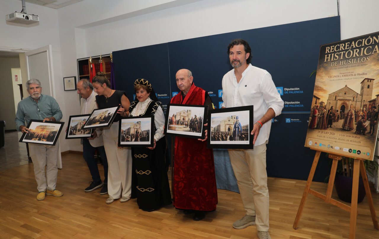 Presentación de la Recreación Histórica de Husillos con participantes y carteles