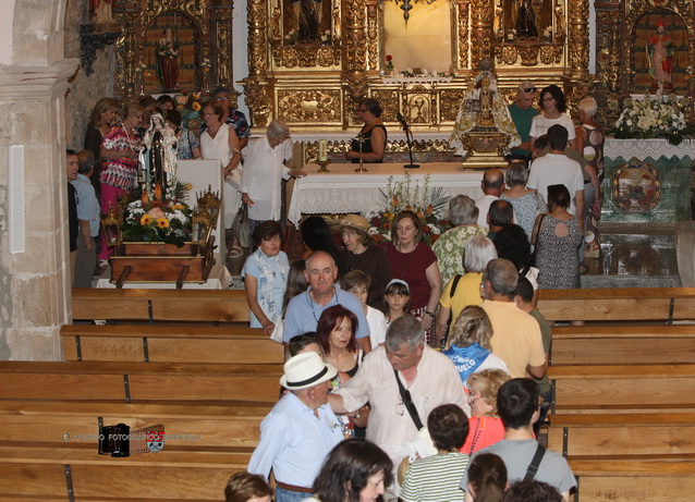 Multitud de personas en el Santuario de Nuestra Señora del Carmen durante la romería
