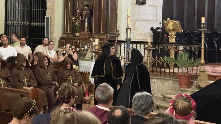 Representación del cortejo fúnebre de Juana I de Castilla en Torquemada