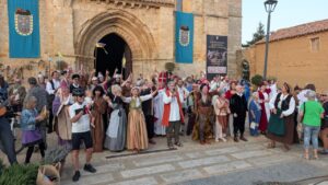 Vecinos de Husillos recrean escenas históricas en celebración comunitaria