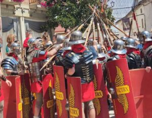 Recreación histórica del Mercado Romano en Saldaña con soldados romanos