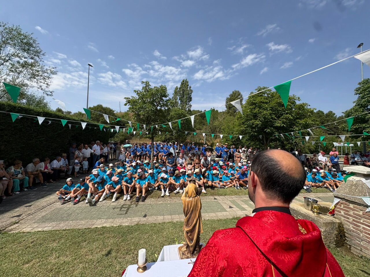 Celebración de las fiestas de San Cristóbal en Saldaña con asistentes