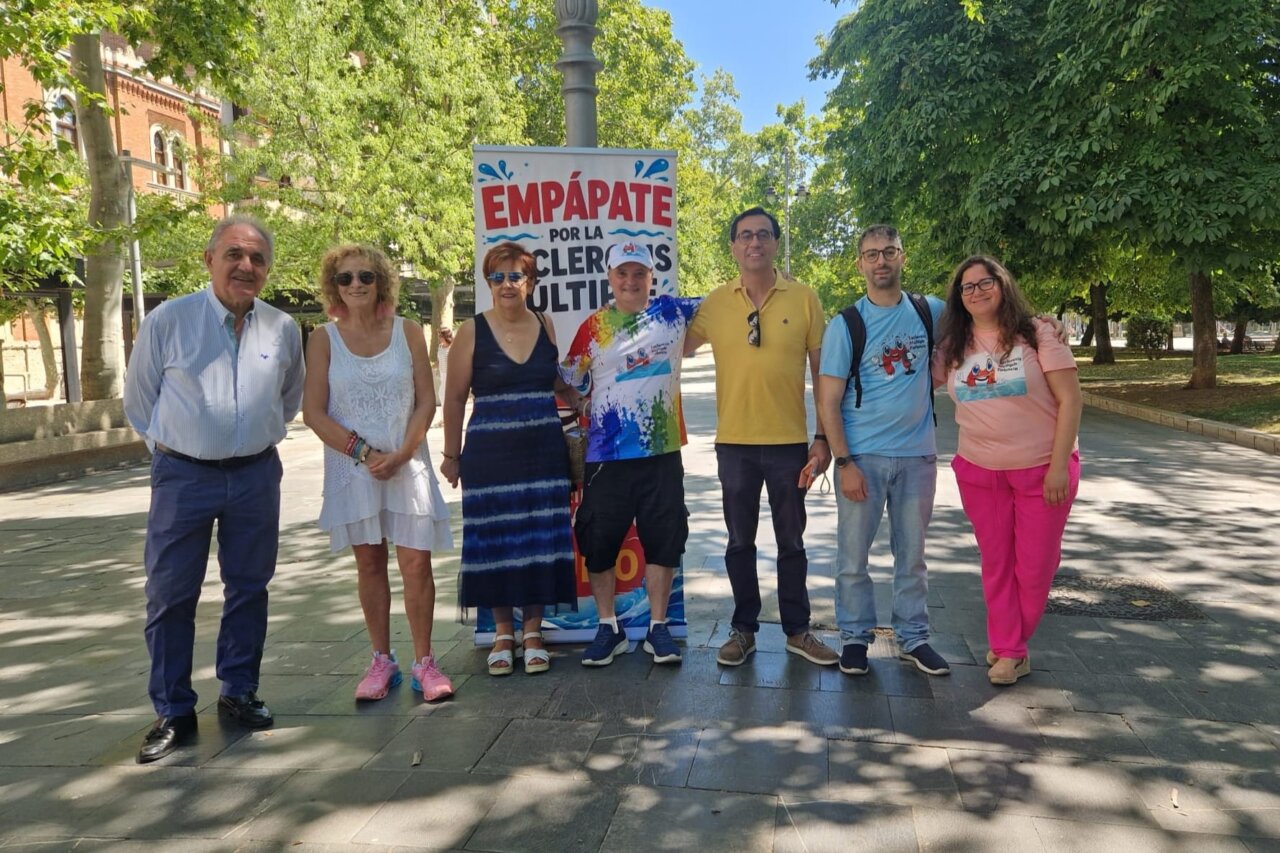 Grupo de personas en la Carrera Popular de la Avenida de Madrid en Palencia