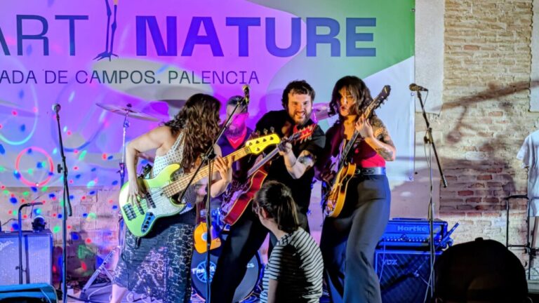 Actuación musical en el festival ArtNature en Boada de Campos