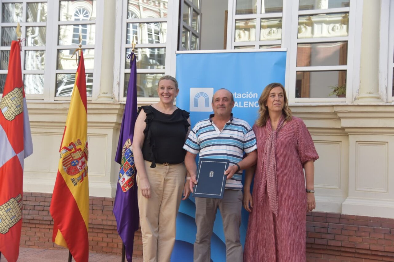 Entrega de documentos para el programa Rehabitare en Palencia