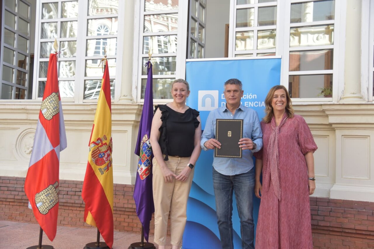 Firma de convenio para rehabilitación de viviendas en Palencia
