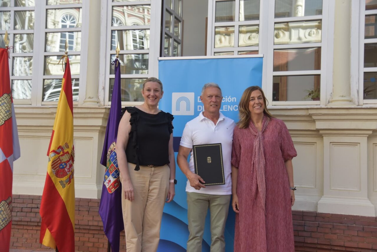 Acto de firma del programa Rehabitare para viviendas de alquiler social en Palencia