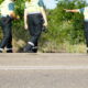 Guardia Civil de Tráfico en la escena de un accidente en la carretera