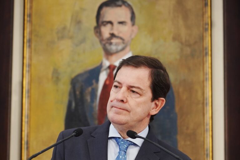 Alfonso Fernández Mañueco durante una conferencia sobre Castilla y León