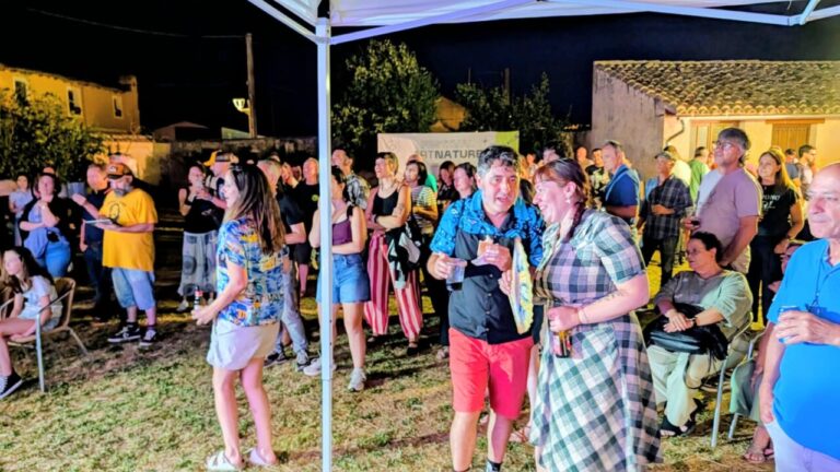 Asistentes disfrutando del festival ArtNature en Boada de Campos
