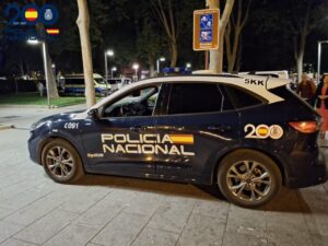 Vehículo de la Policía Nacional en Palencia durante una intervención policial
