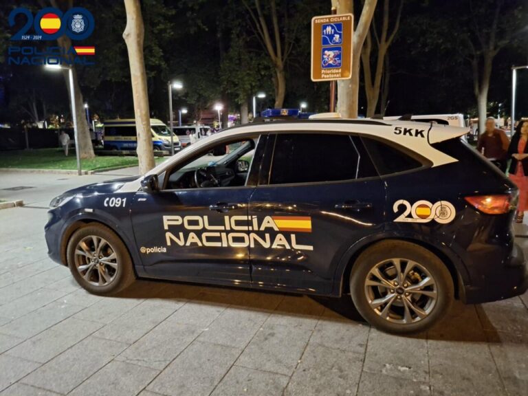 Vehículo de la Policía Nacional en Palencia durante una intervención policial