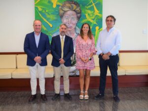 Representantes de Galletas Gullón y Fundación Personas en un evento de colaboración
