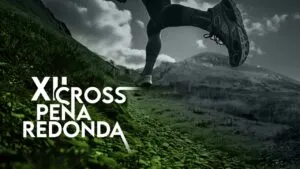 Corredor en el XII Cross Peña Redonda en un paisaje montañoso
