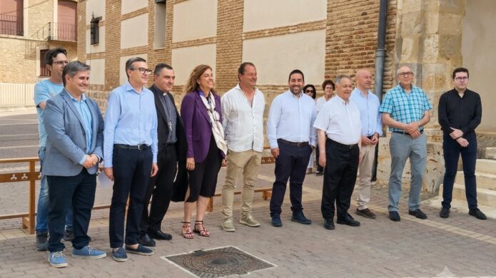 Inauguración del mirador en la iglesia de Santa María en Fuentes de Nava