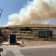 Densa columna de humo de un incendio forestal en Valdeolmillos.