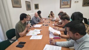 Reunión sobre mejoras en colegios públicos del medio rural