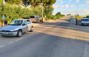 Vehículo detenido por policía en un control de alcoholemia en Palencia