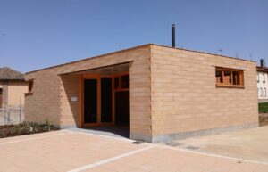 Edificio de información turística en Frómista con diseño moderno y eficiente