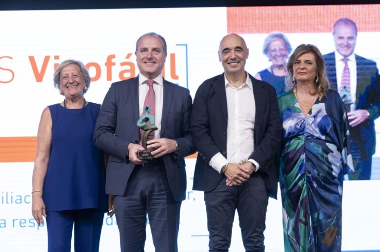 Entrega del Premio Vivofácil a Galletas Gullón en una gala