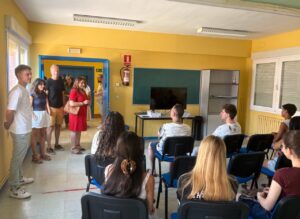 Jóvenes participando en el taller MOOD en La Morada
