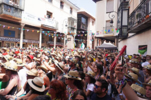 Multitud de personas disfrutando en el festival Sonorama Ribera en Aranda de Duero