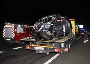 Vehículo dañado en un accidente de tráfico en la A-62 en Dueñas