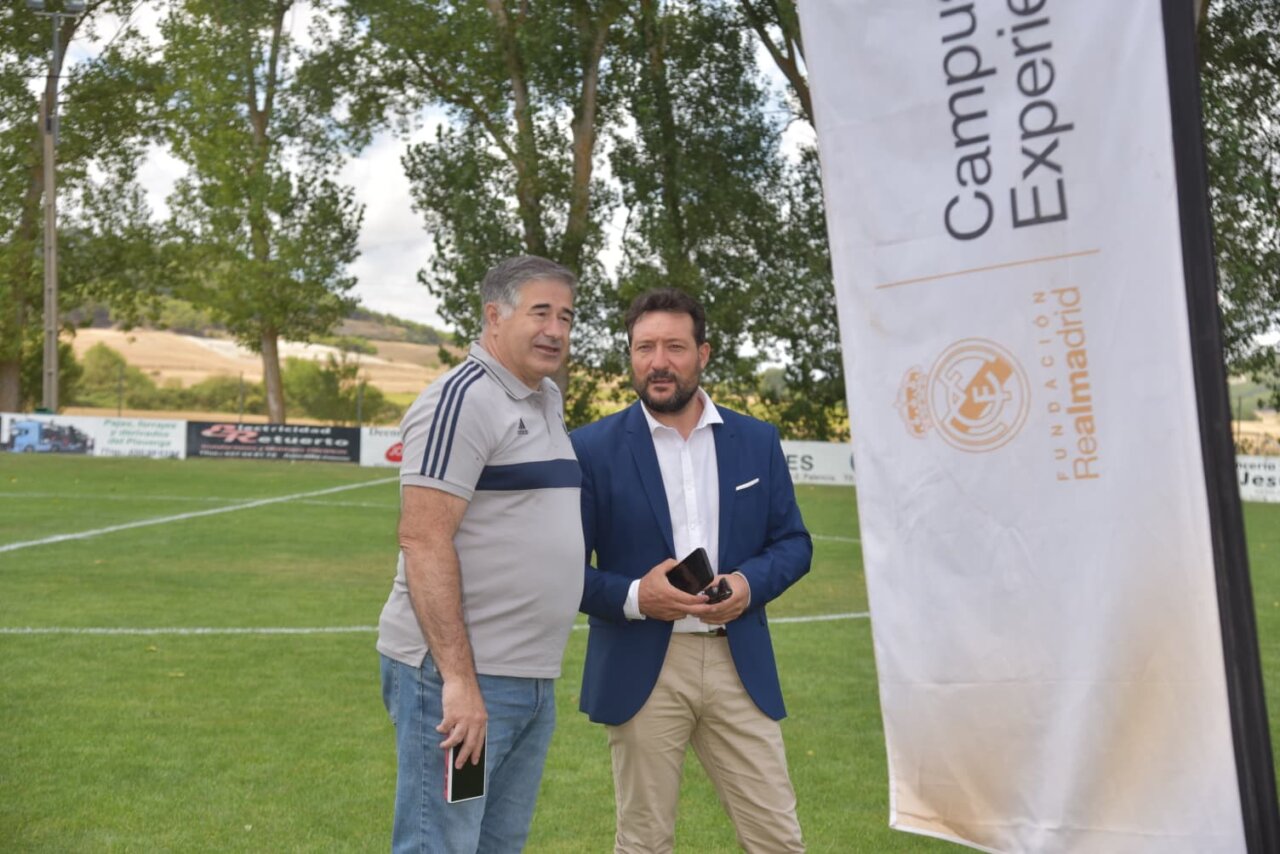 Astudillo despidiéndose en el campus de la Fundación Real Madrid en Palencia