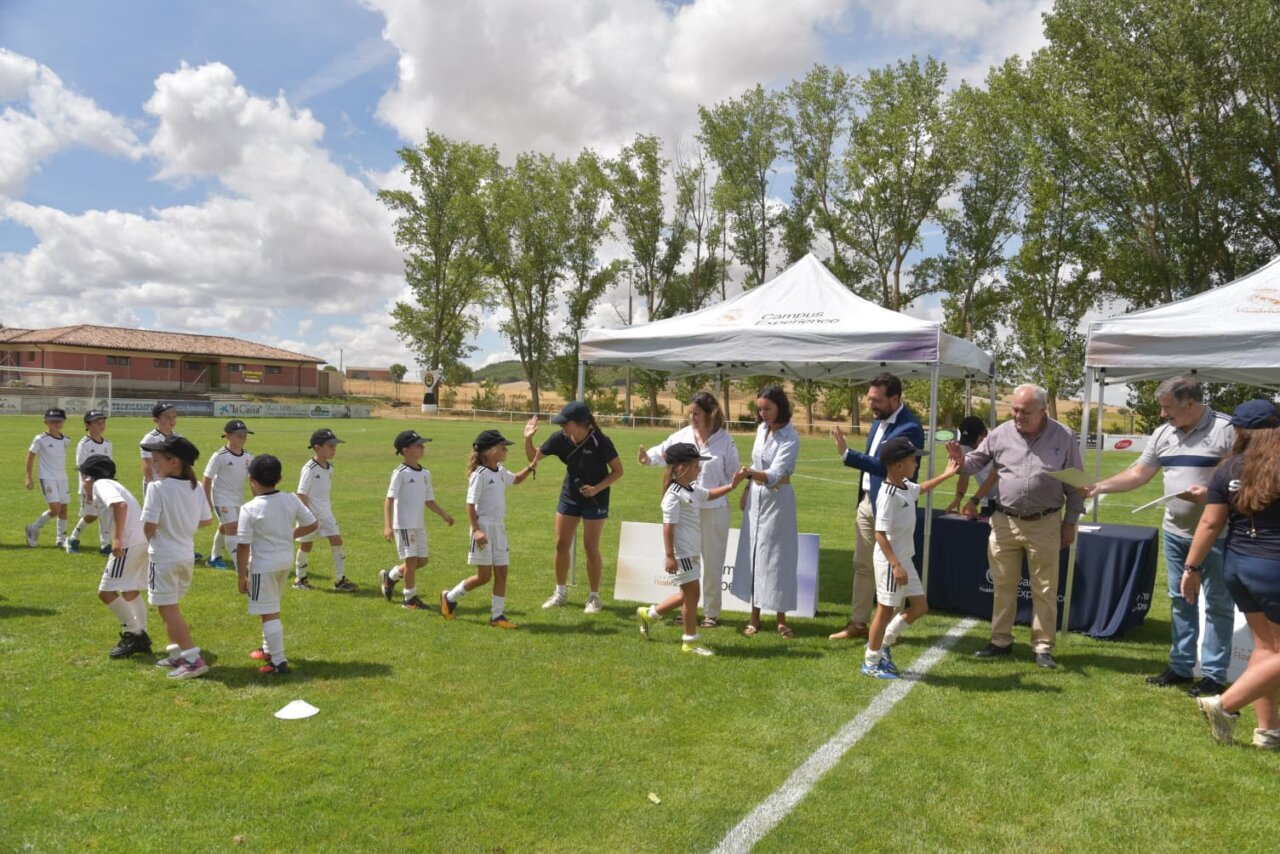 Niños en el campus de la Fundación Real Madrid en Astudillo