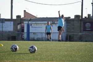Entrenamiento del Palencia Fútbol Femenino en el campo de fútbol
