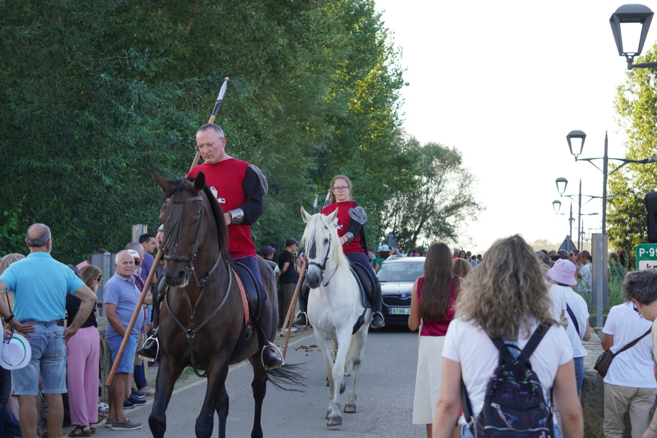 Participantes a caballo en la batalla Nabal en Monzón de Campos