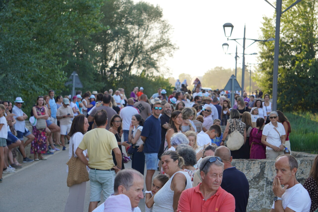 Multitud de personas en la celebración de la Batalla Nabal en Monzón de Campos