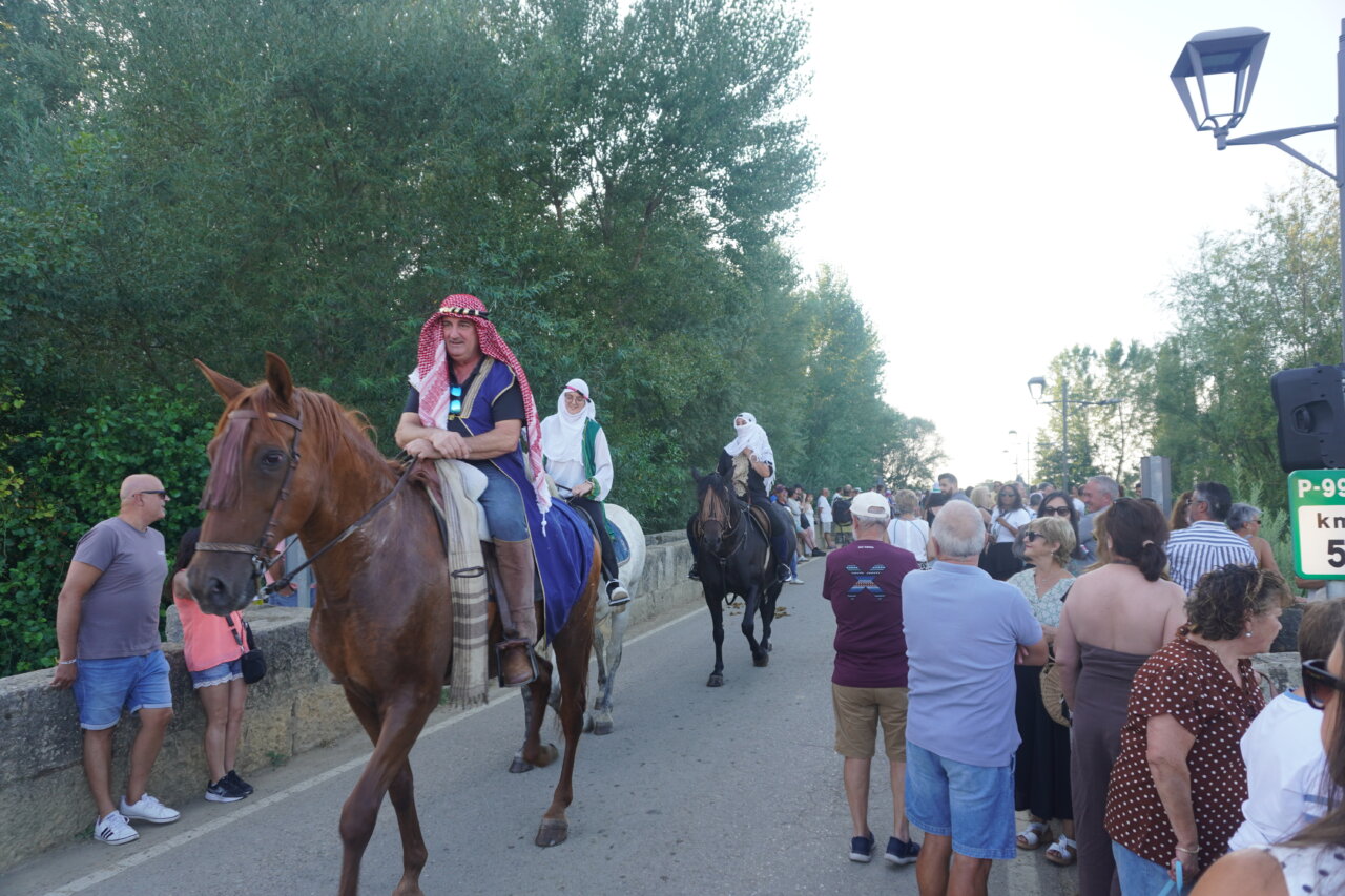 Desfile de caballos en la batalla Nabal en Monzón de Campos
