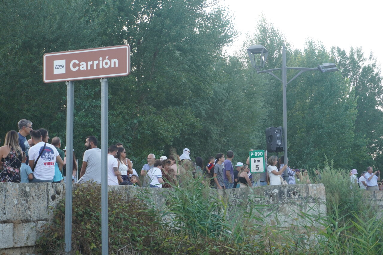 Grupo de personas en la celebración de la Batalla Nabal en Monzón de Campos