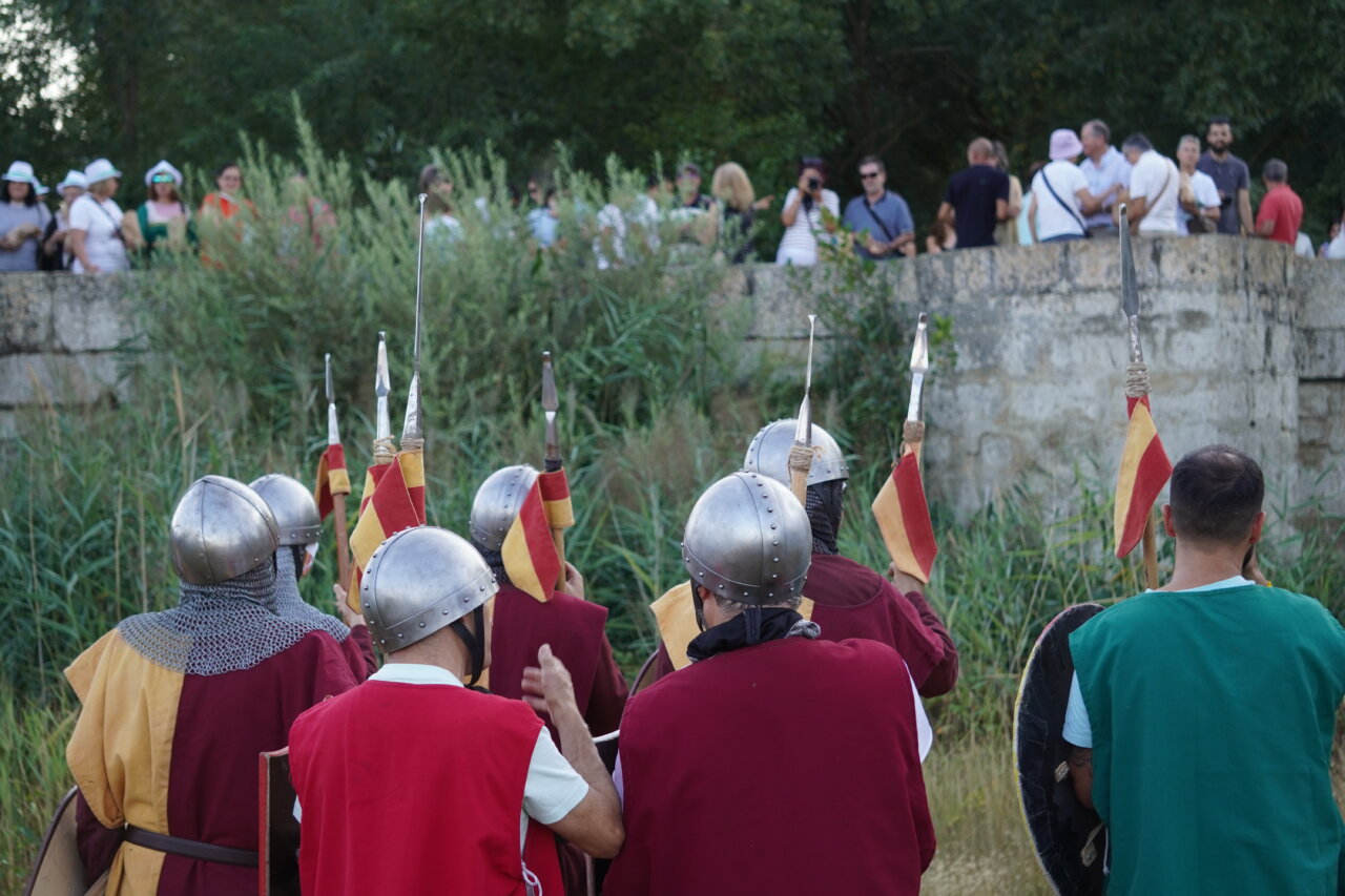 Participantes en la Batalla Nabal en Monzón de Campos con vestimenta histórica