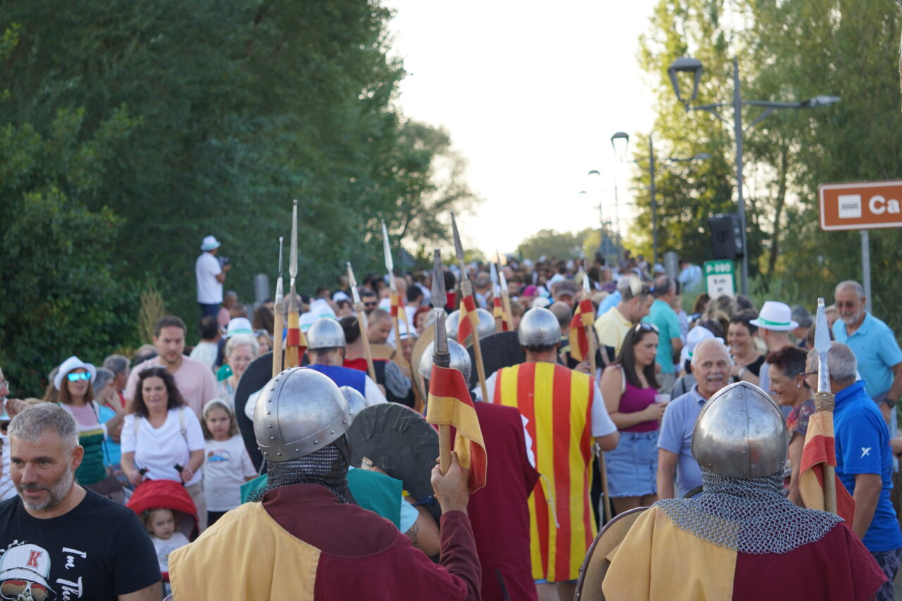 Participantes en la batalla Nabal en Monzón de Campos con vestimenta histórica